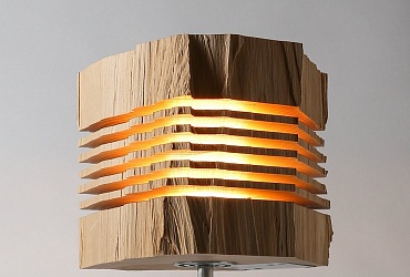 Деревянный светильник из массива ореха фото