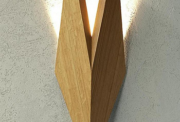 Угловой светильник из массива дерева